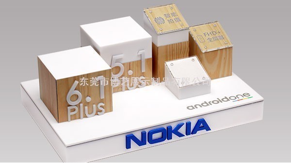 一個亞克力展架是如何生產(chǎn)出來的呢？